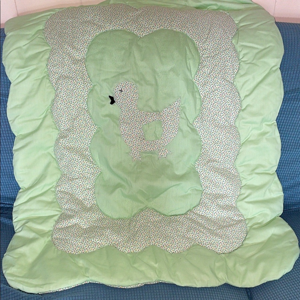 Vintage handmade baby comforter, green & white